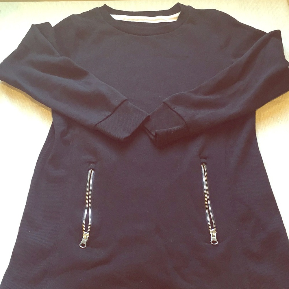 Zip-pocket Sweatshirt
